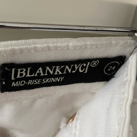 BLANKNYC White Perfect Condition Ripped Jeans - Picture 4 of 5